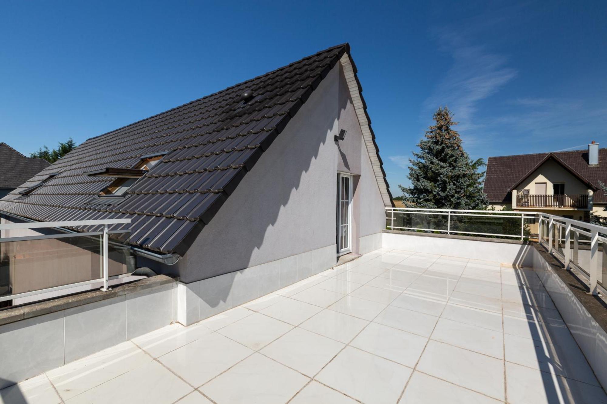 Strasbourg - Cerf - Prive, Sauna, Borne D'arcade, Babyfoot Ittenheim